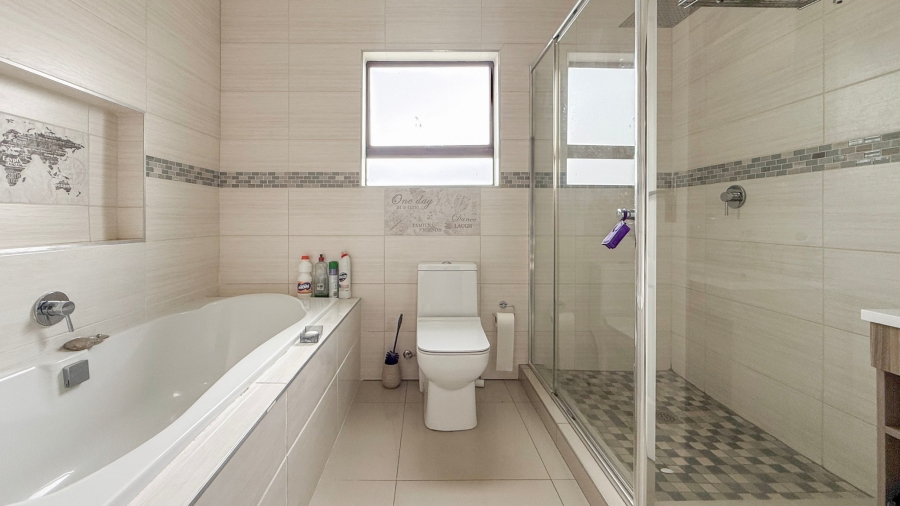 4 Bedroom Property for Sale in Birdwood Estate North West